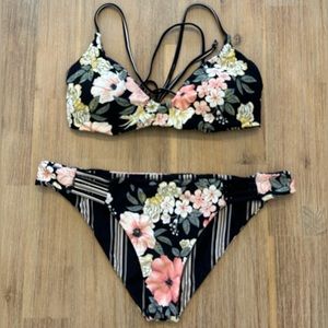 Billabong Size L Reversible Floral and Stripes Bikini